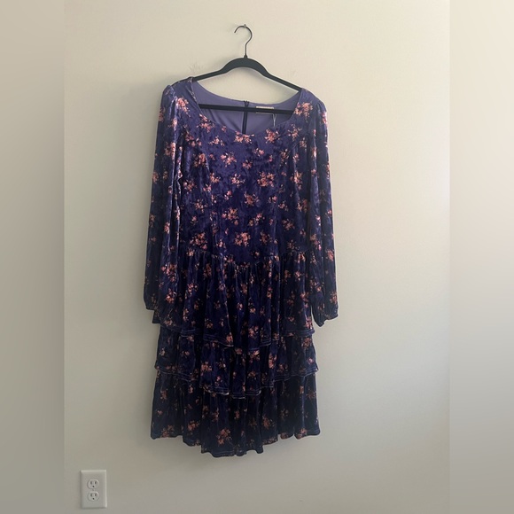 Ivy City Co. Nikki Dress | XL | Purple Floral Velvet | NWT - Picture 2 of 7